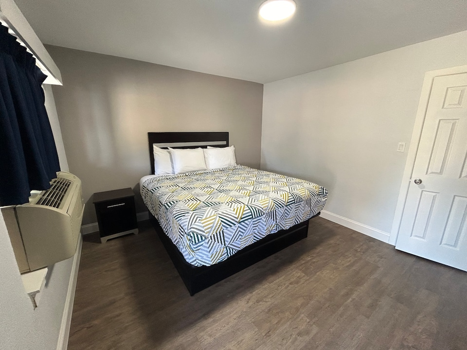Accommodating Standard King Room
